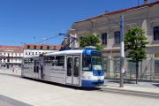 100606ja784-tn.jpg